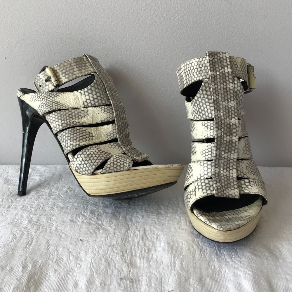 DEVI KROELL**Exotic Skin White Stilettos**EU 37